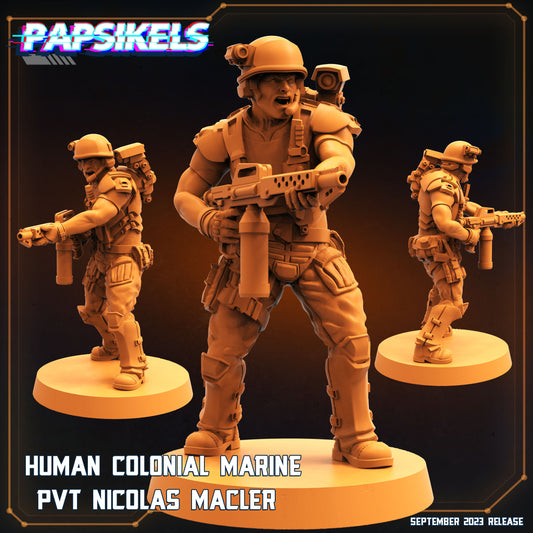 Menschlicher Kolonialmarine-PVT Nicolas Macler